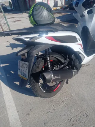 Honda SH 11.000 km. Año 2022