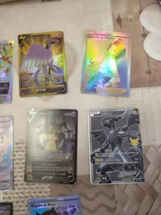 Cartas Pokémon VMAX, V y Entrenador