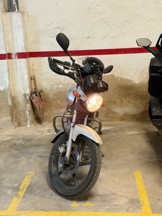 Yamaha YBR 125 2010 Plata