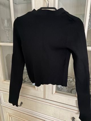 Camiseta Stradivarius botones manga larga S