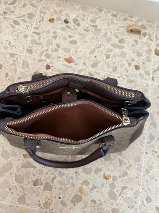 Bolso Coach Marrón con detalles en Dorado