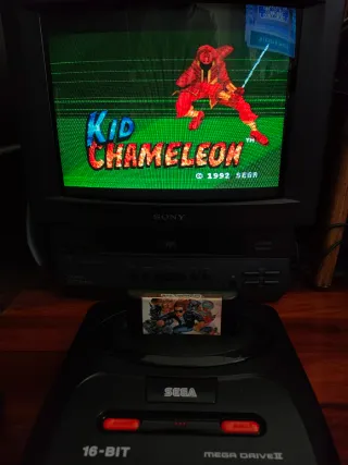 Sega Mega Drive II con giochi e cavi