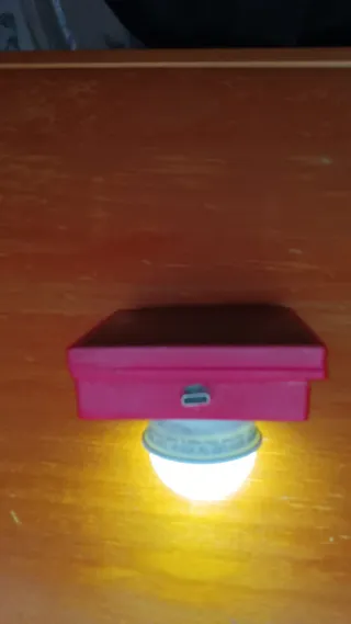 Linterna casera con placa solar