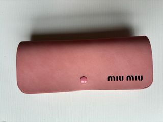 Gafas de sol Miu Miu negras