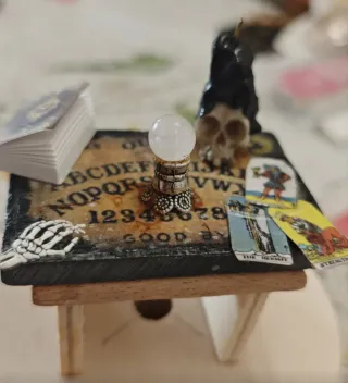 Miniatura Tavolino Strega Ouija Tarocchi Teschio