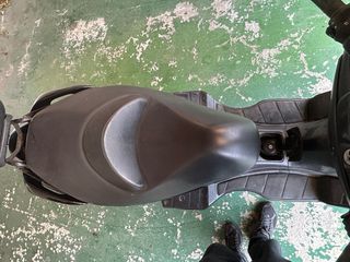 Suzuki Burgman UH200 Negra