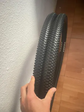 Neumáticos Kenda Small Block Eight