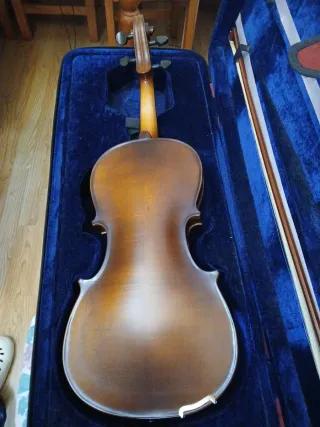 Viola StentorII. De 15 pulgadas, con funda y arco