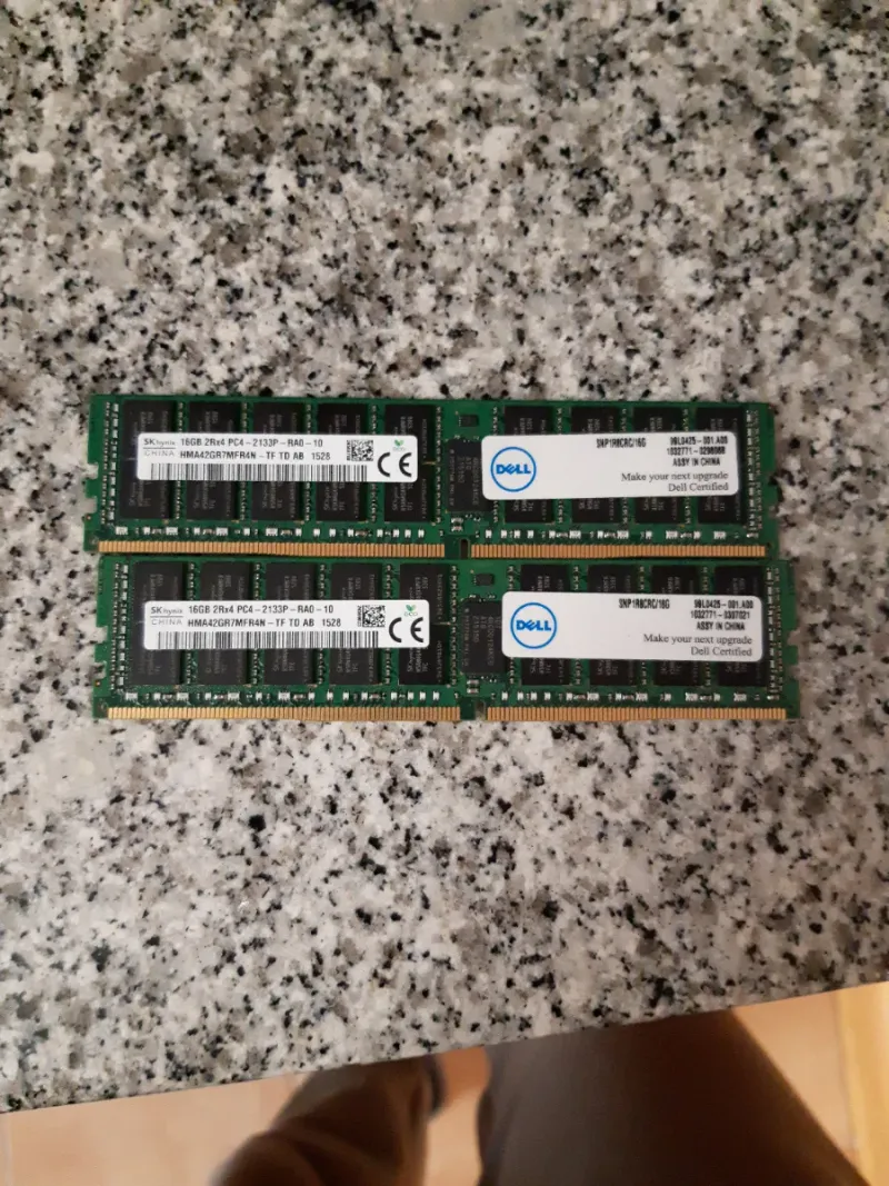 2x SK Hynix 16GB DDR4 PC4-2133P RAM