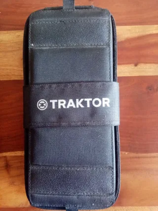 Controladora Traktor Kontrol Z1