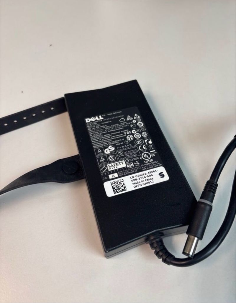 Cargador DELL 130W para portátil o dock station