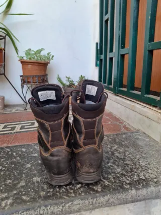 Anfibi marroni unisex