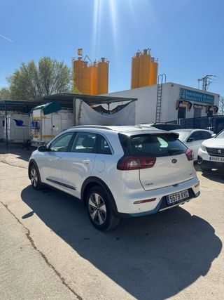 KIA Niro 2019 / HIBRIDO ENCHUFABLE / IMPECABLE