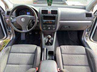 LIMPIEZA DE VEHICULOS A DOMICILIO.
