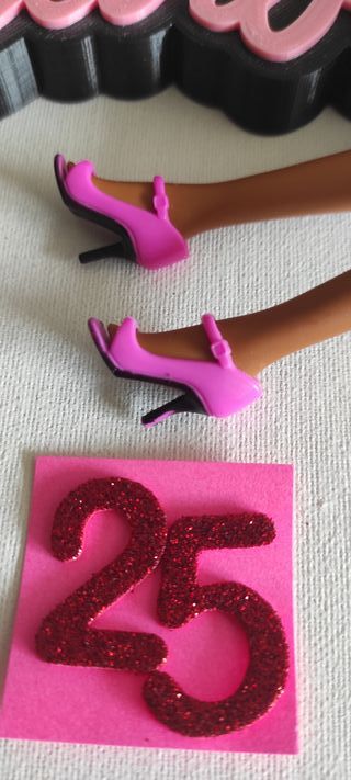 Set di abbigliamento e accessori per Barbie o simili