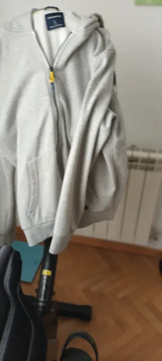 Lote 5 Felpe e Camicia a Quadri