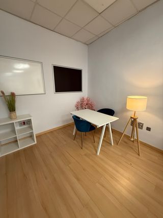 Se alquila oficina Albolote