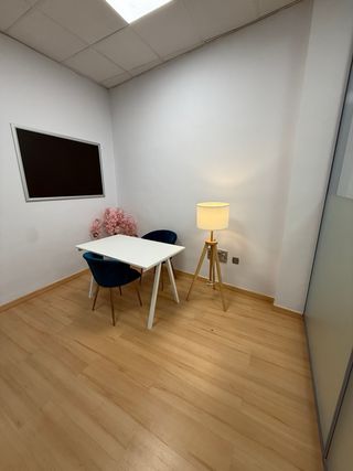 Se alquila oficina Albolote