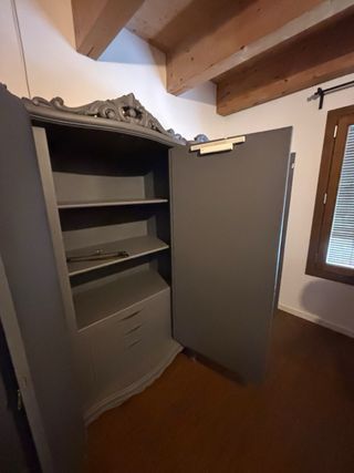 Armario vintage madera gris