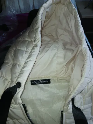 Chaleco acolchado con capucha