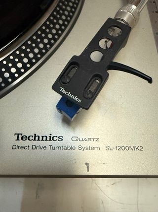 2x Technics SL-1200 MK2 Tocadiscos