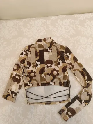 Top Bershka estampado floral