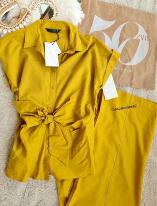 Conjunto pantalón y blusa mostaza