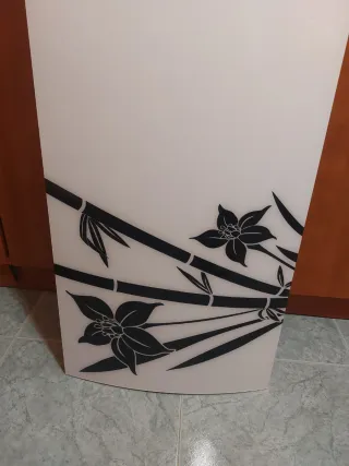 Cabecero de cama de metraquilato y madera.