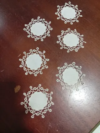 Set 5 centrini lino ricamati a mano