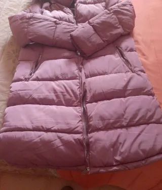 Anorak rosa con capucha de pelo