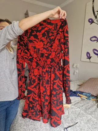 Vestido estampado floral rojo y negro