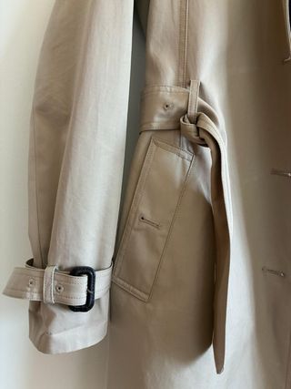 Abrigo beige clásico