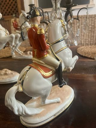 Porcelana Viena Caballo Levade Firmado