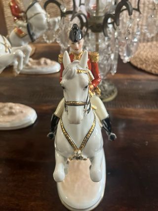 Porcelana Viena Caballo Levade Firmado