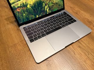 MacBook Pro 13 2019  i5 (Leer descripción)