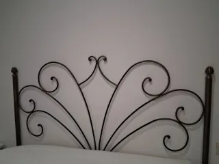 Cabecero de forja