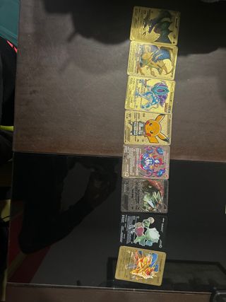 8 Cartas Pokémon Metálicas Doradas