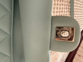 Bolso Chanel Flap Cuero Acolchado Menta