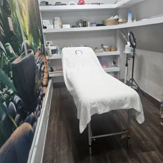 Traspaso local peluquería estética en zaidin