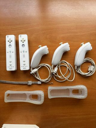 Nintendo Wii + accessori originali COMPLETA