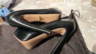 Zapatos de tacón negros Prada Milano