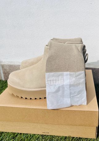Botas UGG Beige Talla 40 Sin Estrenar