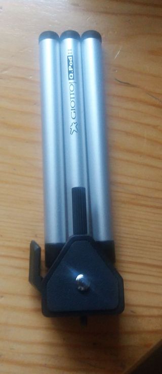 Cámara Nikon F90X con objetivo AF NIKKOR