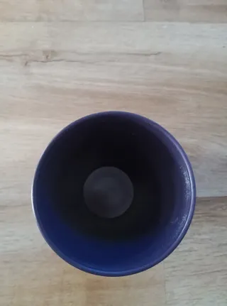 Macetero morado pequeño