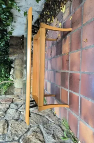 Mesa elevable de Madera y Cristal