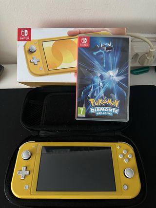 Nintendo Switch Lite Gialla + Pokémon