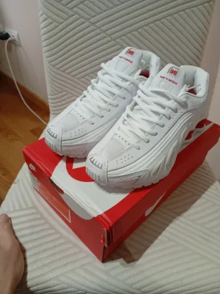 Nike Shox R4 Blancas y Rojas