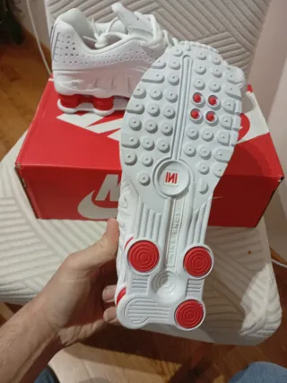 Nike Shox R4 Blancas y Rojas