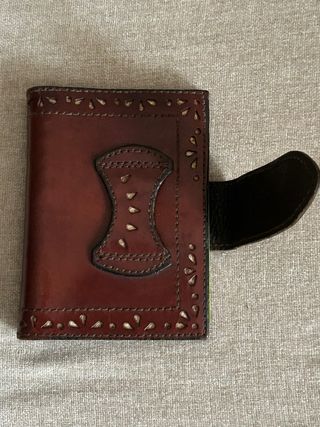 CARTERA DE PIEL CON DISEÑO FLORAL - VINTAGE