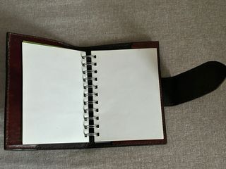 CARTERA DE PIEL CON DISEÑO FLORAL - VINTAGE